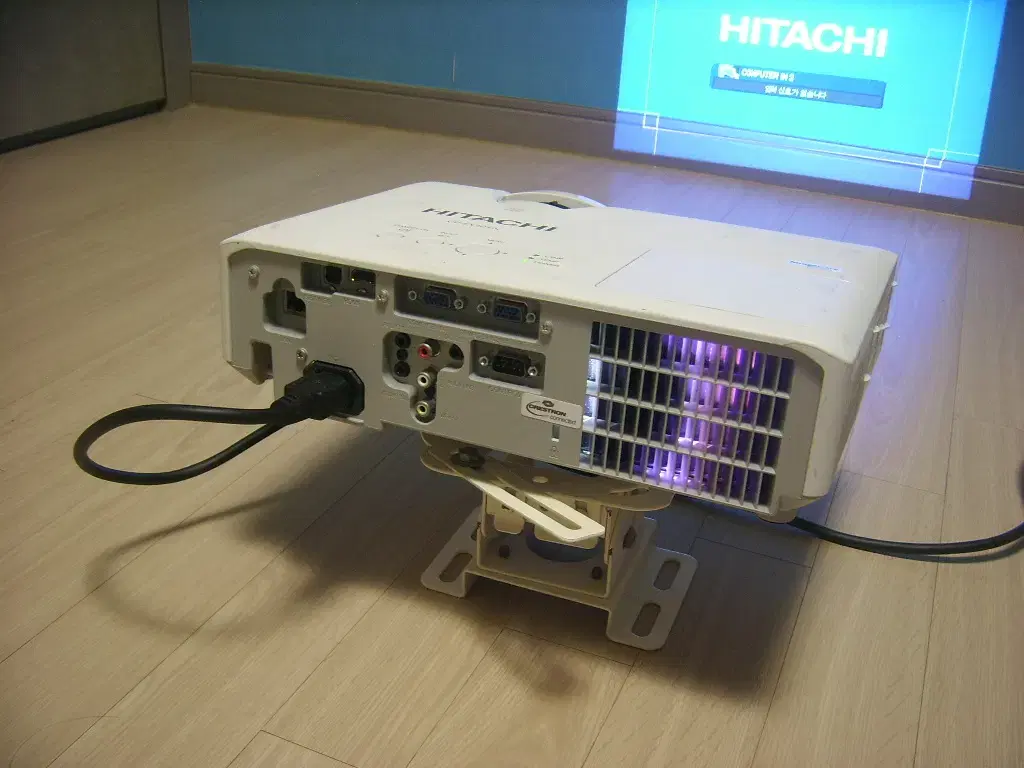 HITACHI 프로젝터 LCD PROJECTOR CP-EX301N